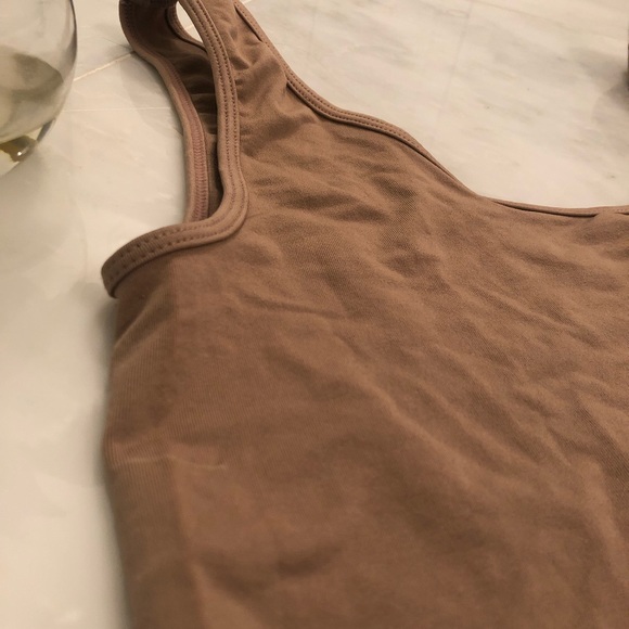 ✨SALE! MENDOCINO Nude Stretchy Scoop Neck Bodysuit - Picture 4 of 5